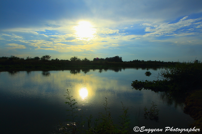 Sun & View Reflection in Pond at Grand Phnom Penh (4716).jpg
