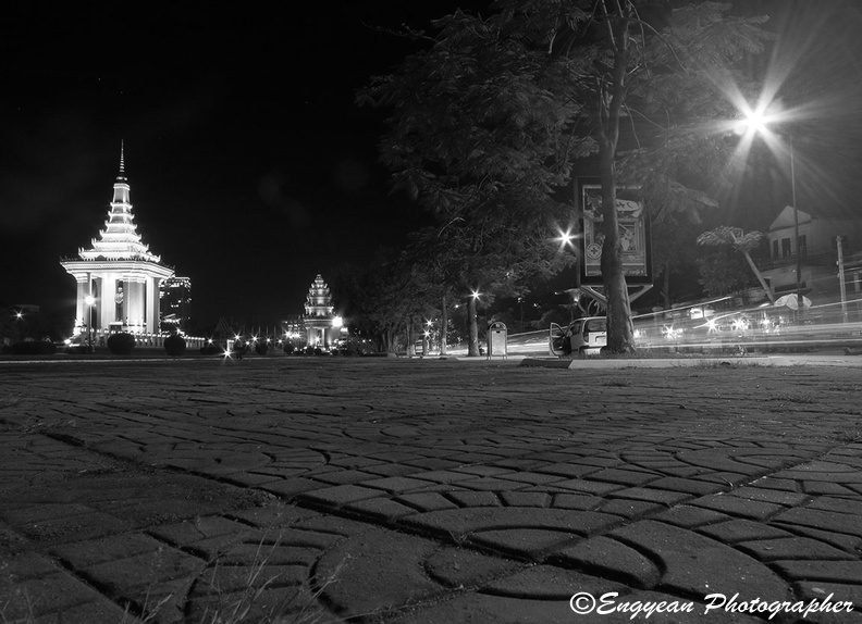 Friday Night In Phnom Penh (8006).jpg